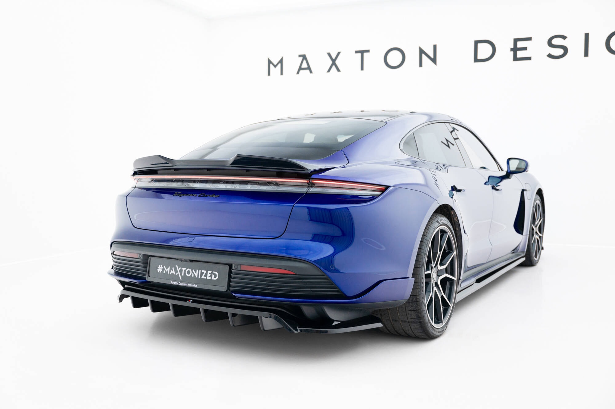 Maxton design gloss black rear diffuser for porsche taycan 9j1 turbo s mk1 - image 2