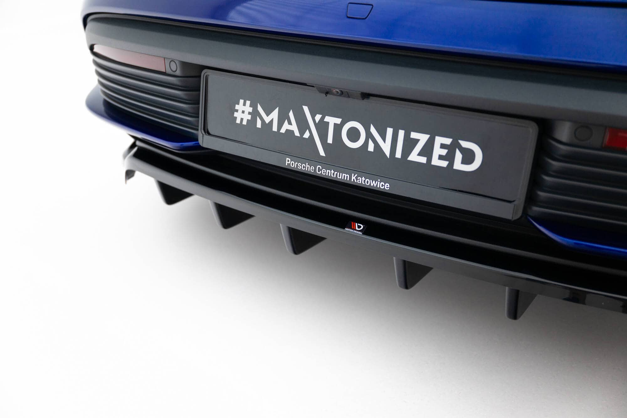Maxton design gloss black rear diffuser for porsche taycan 9j1 turbo s mk1 - image 3