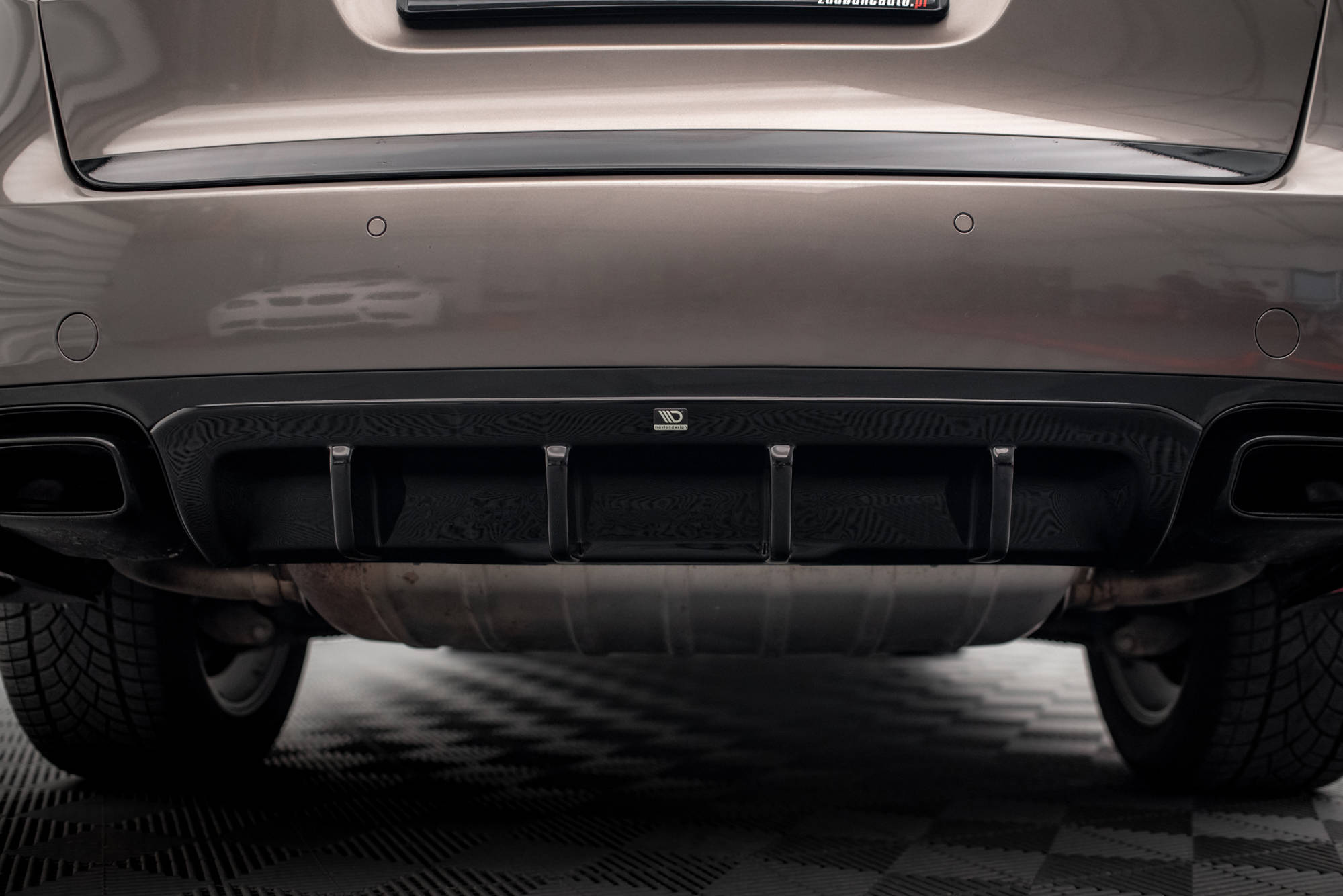 Maxton design gloss black rear diffuser for porsche cayenne 92a mk2 - image 6