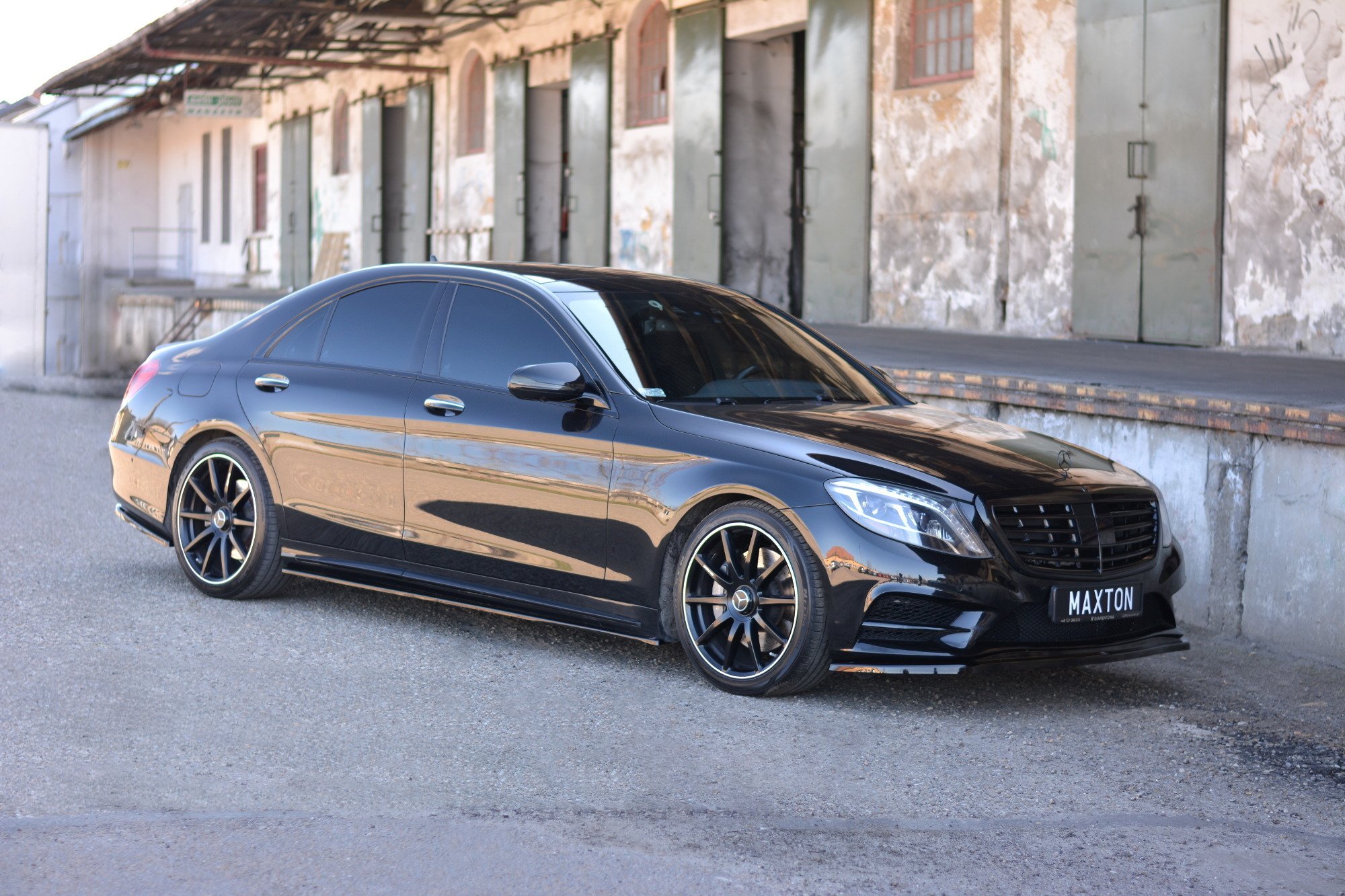 Maxton design gloss black side skirts for mercedes-benz amg w222 - image 2