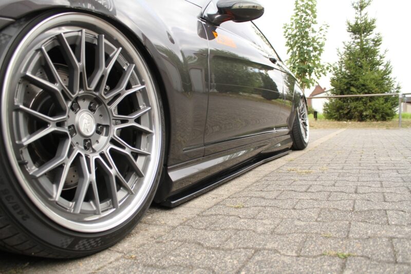 Maxton design gloss black side skirts for mercedes-benz amg cl 500 c216