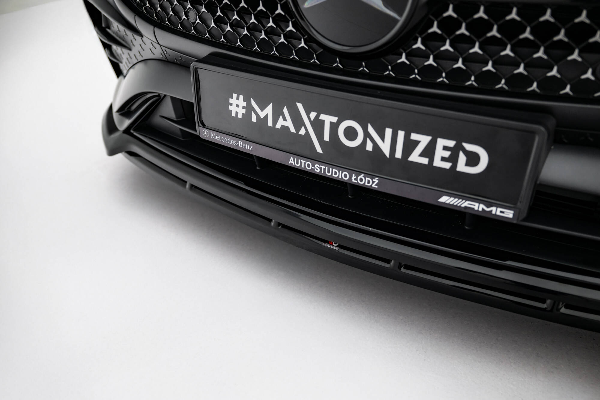 Maxton design gloss black bodykit for mercedes-benz amg c236 - image 4