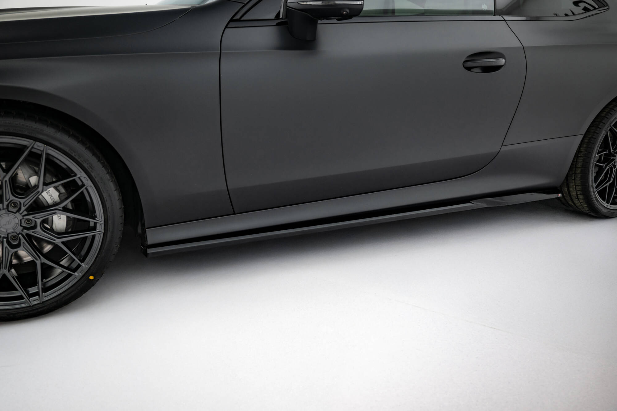 Maxton design gloss black bodykit for mercedes-benz amg c236 - image 5