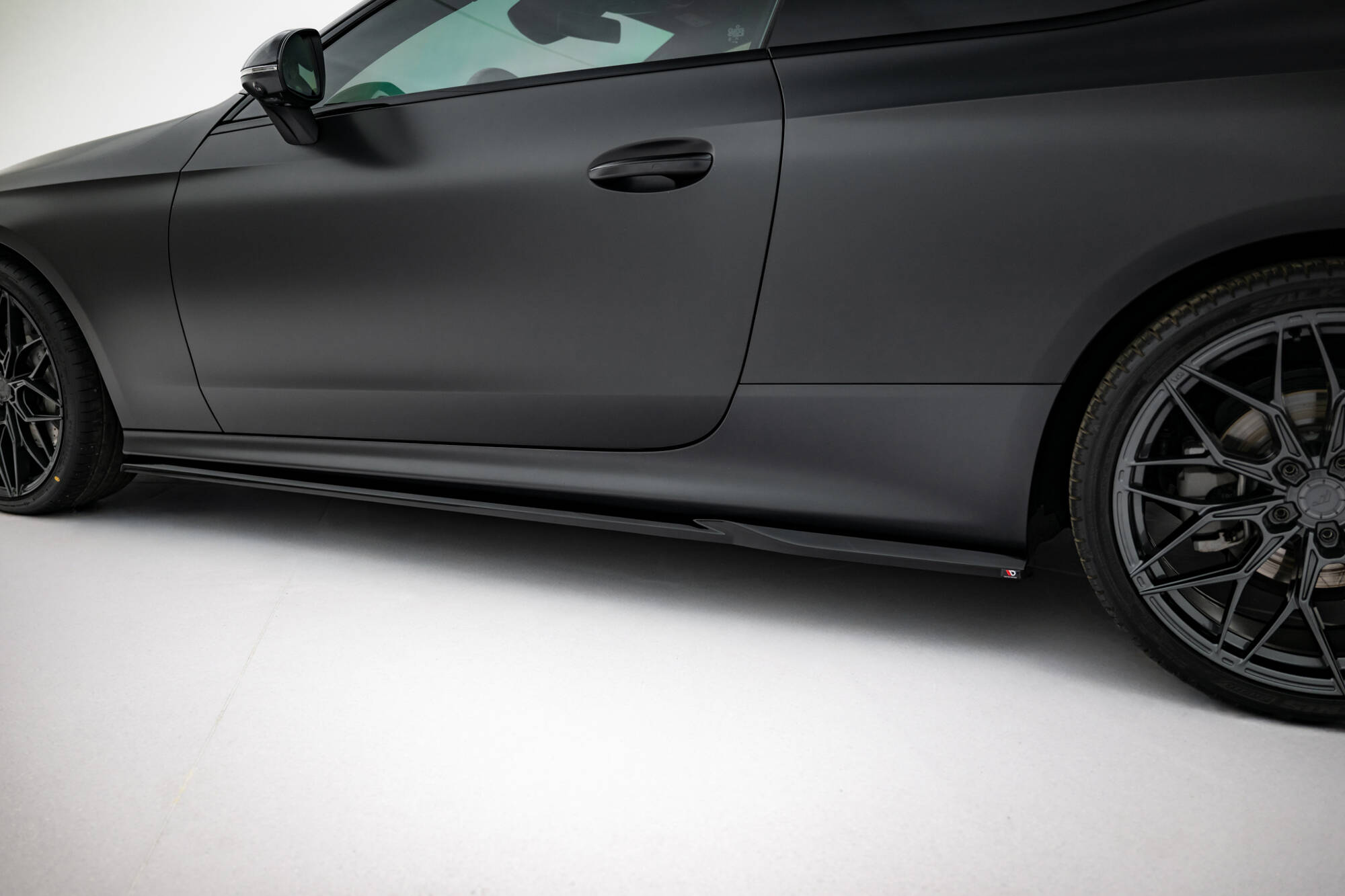 Maxton design gloss black bodykit for mercedes-benz amg c236 - image 6