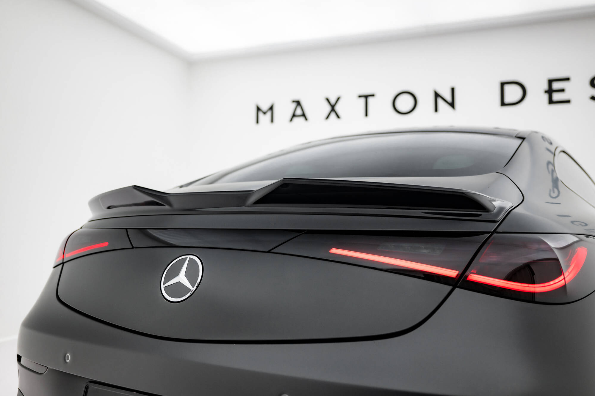 Maxton design gloss black bodykit for mercedes-benz amg c236 - image 10