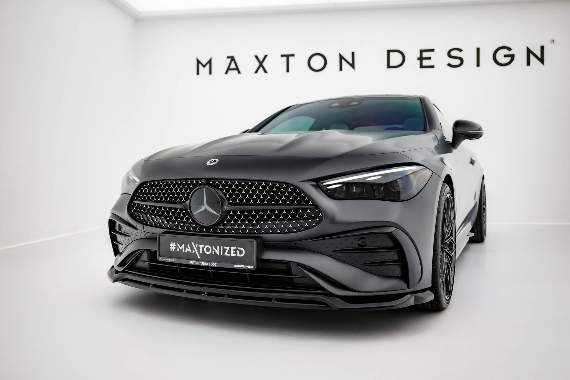 Maxton design gloss black bodykit for mercedes-benz amg c236 - image 3