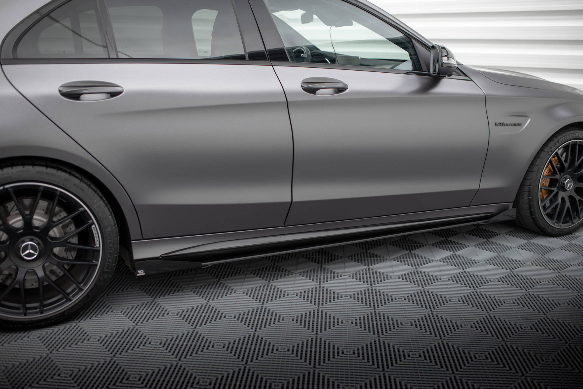 Maxton design gloss black side flaps for mercedes-benz amg c63 w205 lci - image 2
