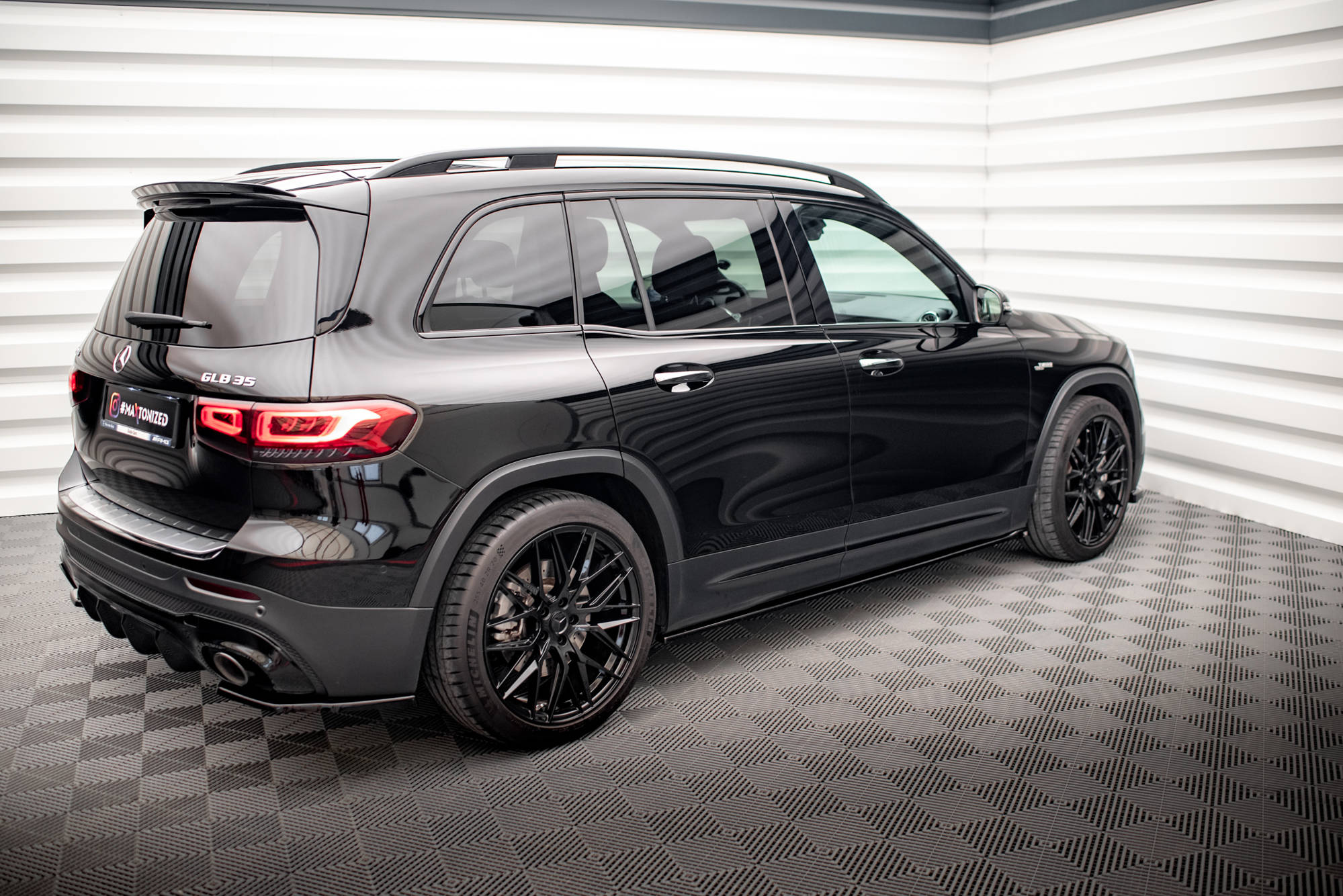 Maxton design gloss black side skirts for mercedes-benz amg glb35 x247 - image 3