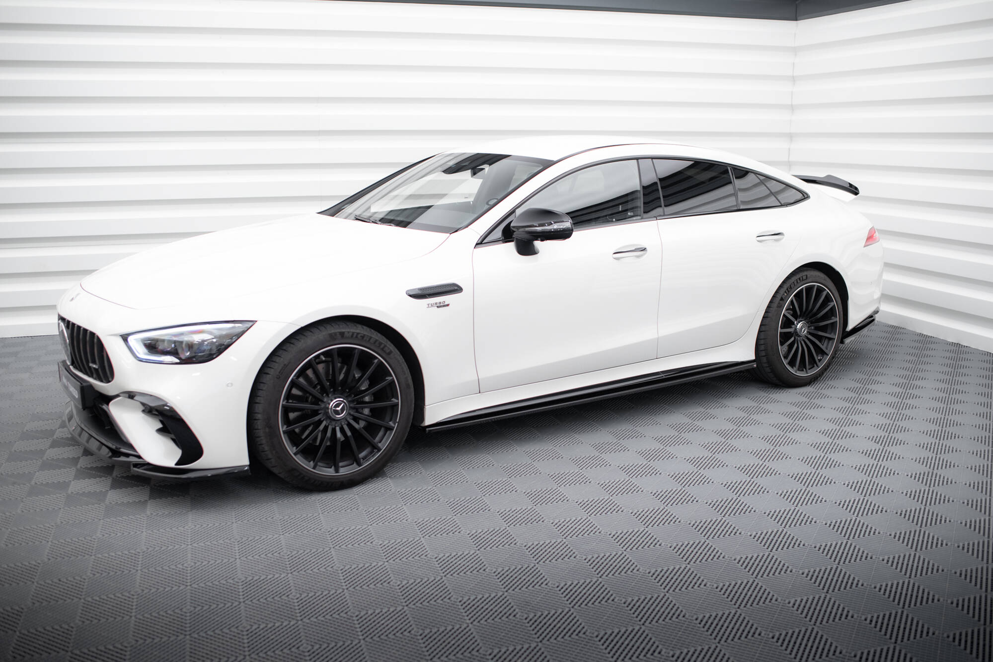 Maxton design gloss black side skirts for mercedes-benz amg gt43 x290 - image 3