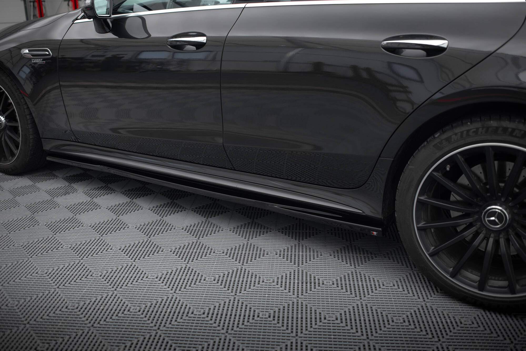 Maxton design gloss black side skirts for mercedes-benz amg gt53 x290 - image 3