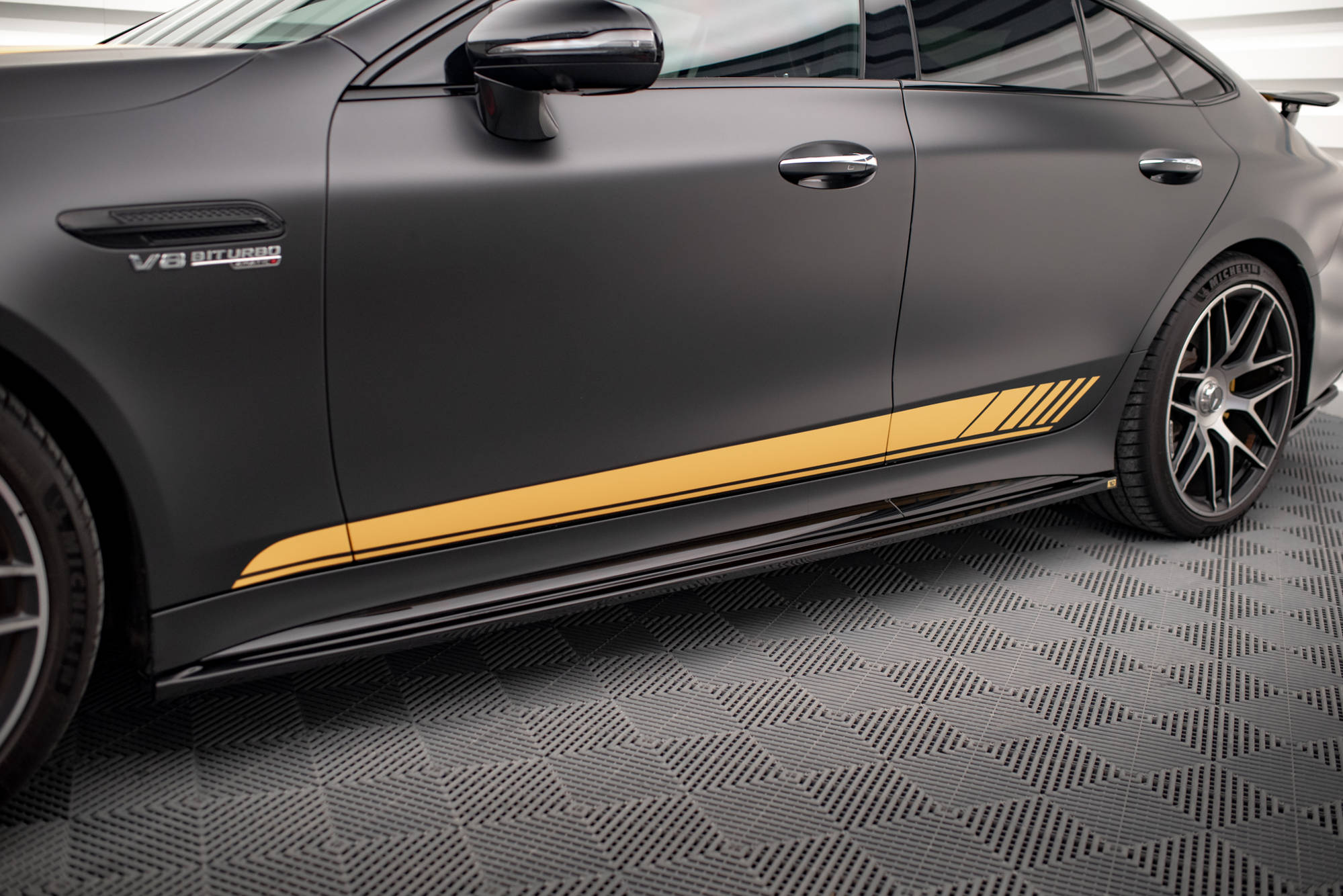 Maxton design gloss black side skirts for mercedes-benz amg gt63 x290 - image 3