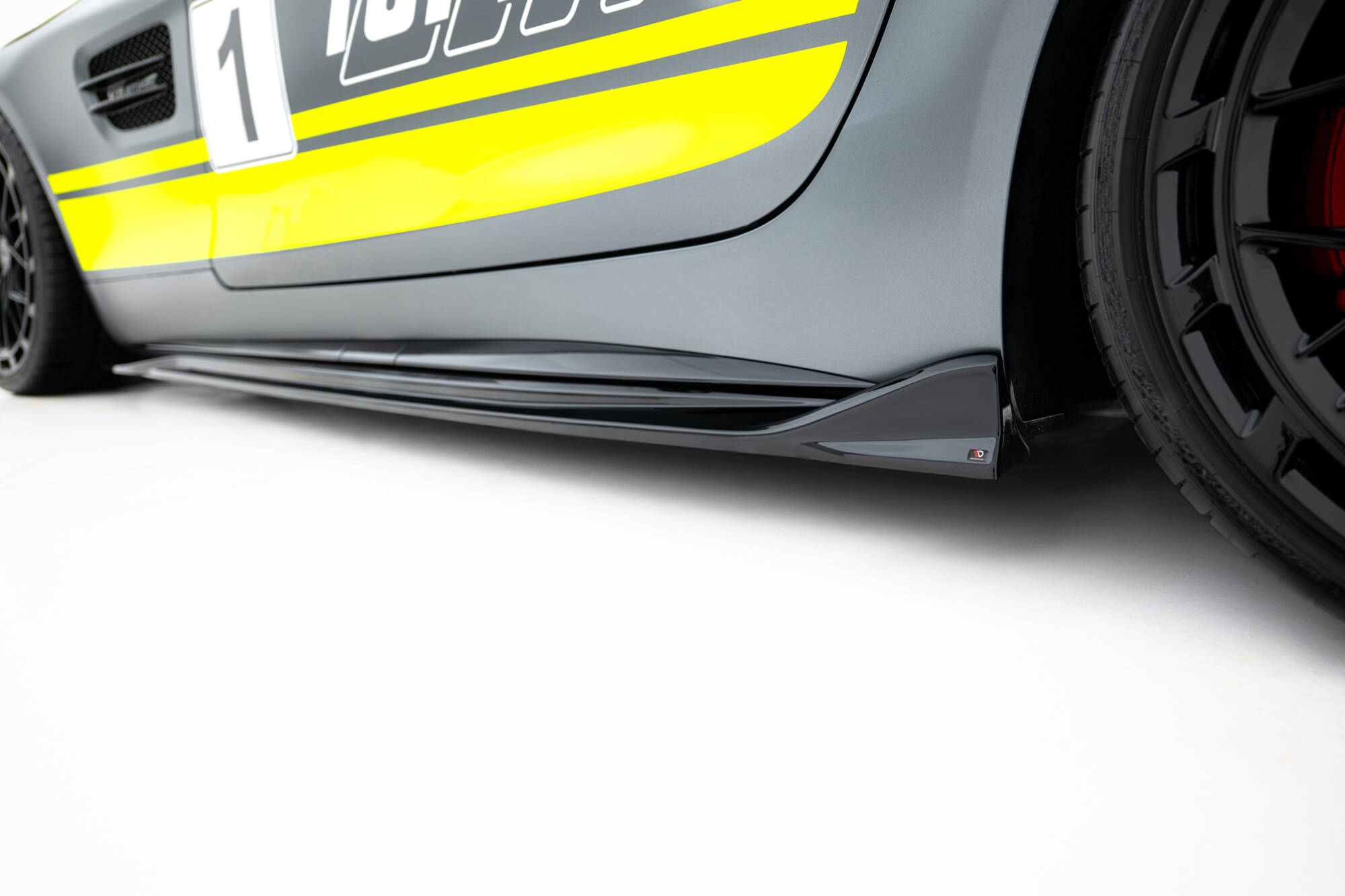 Maxton design gloss black side skirts for mercedes-benz amg gt c190 lci - image 6