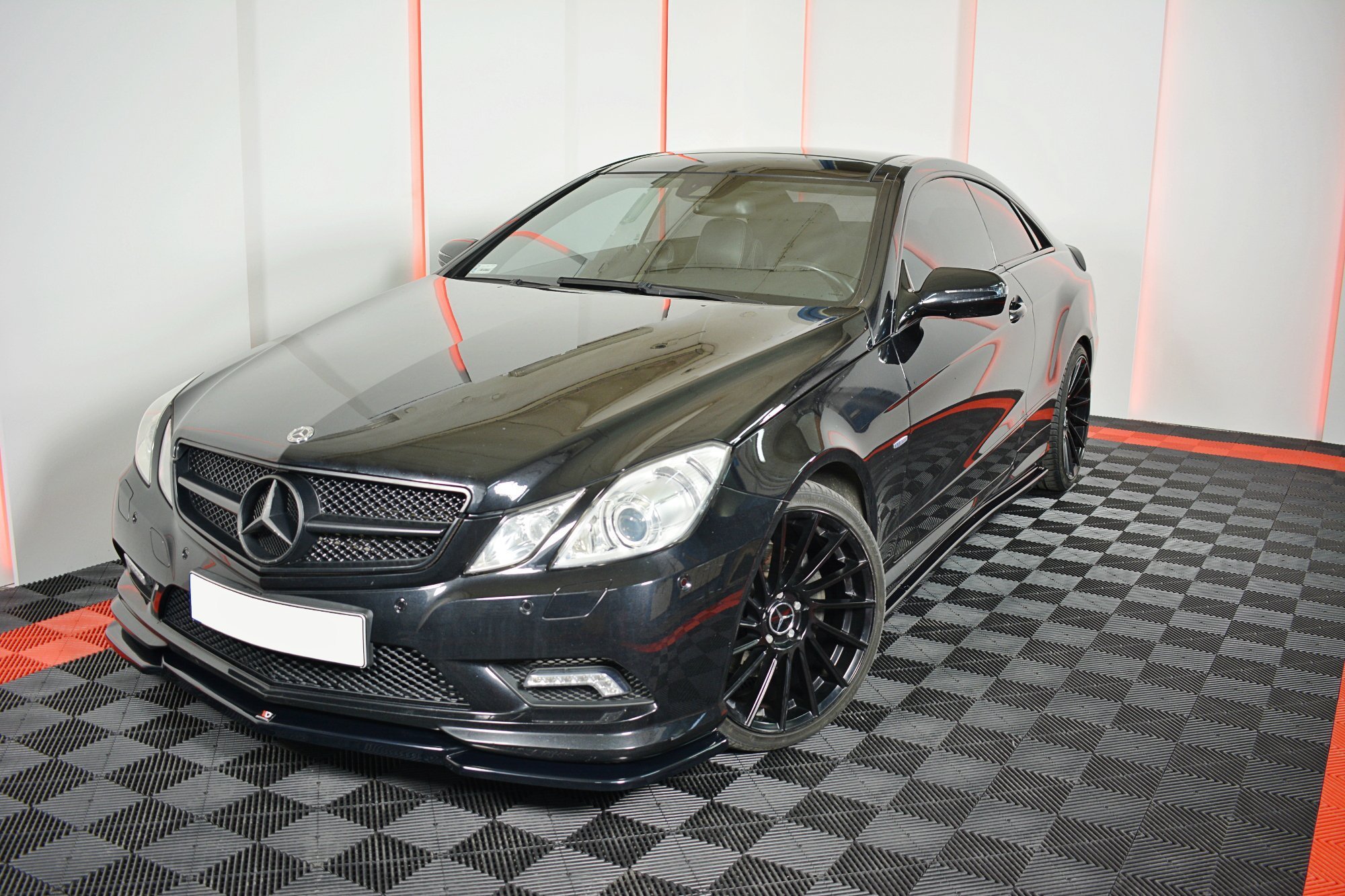 Maxton design gloss black side skirts for mercedes-benz amg w207 - image 3