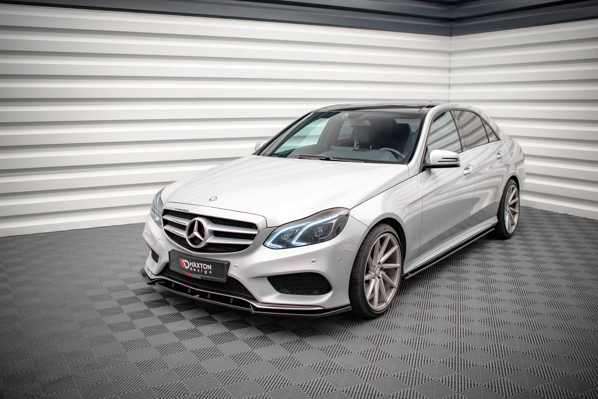 Maxton design gloss black side skirts for mercedes-benz amg e63 w212 lci - image 5