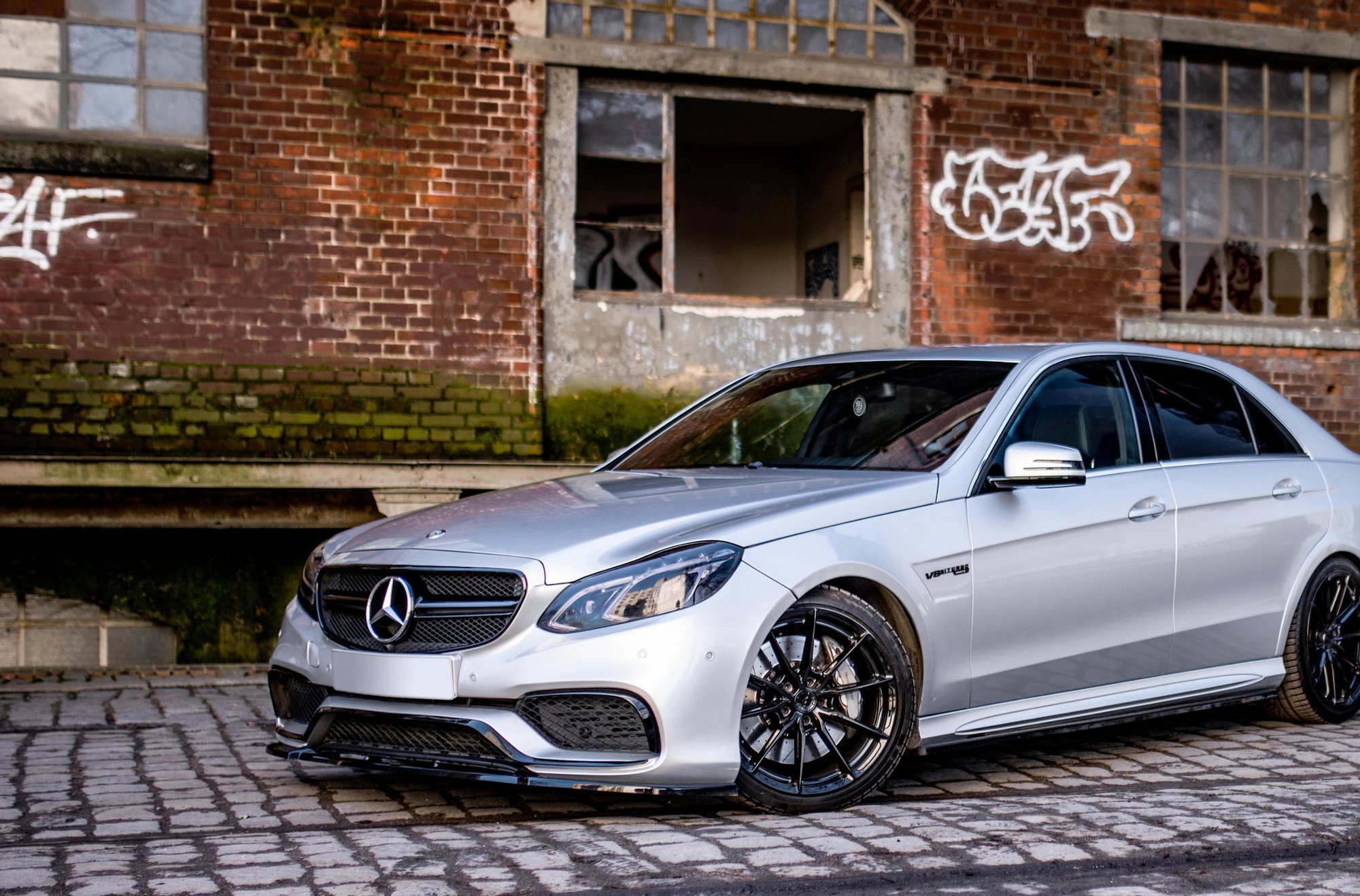 Maxton design gloss black side skirts for mercedes-benz amg e63 w212 lci - image 9