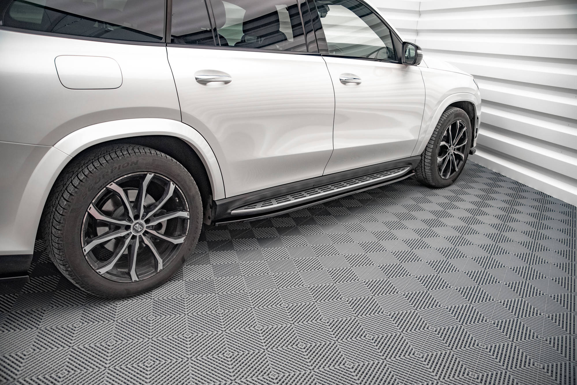 Maxton design gloss black side skirts for mercedes-benz amg x167 - image 3