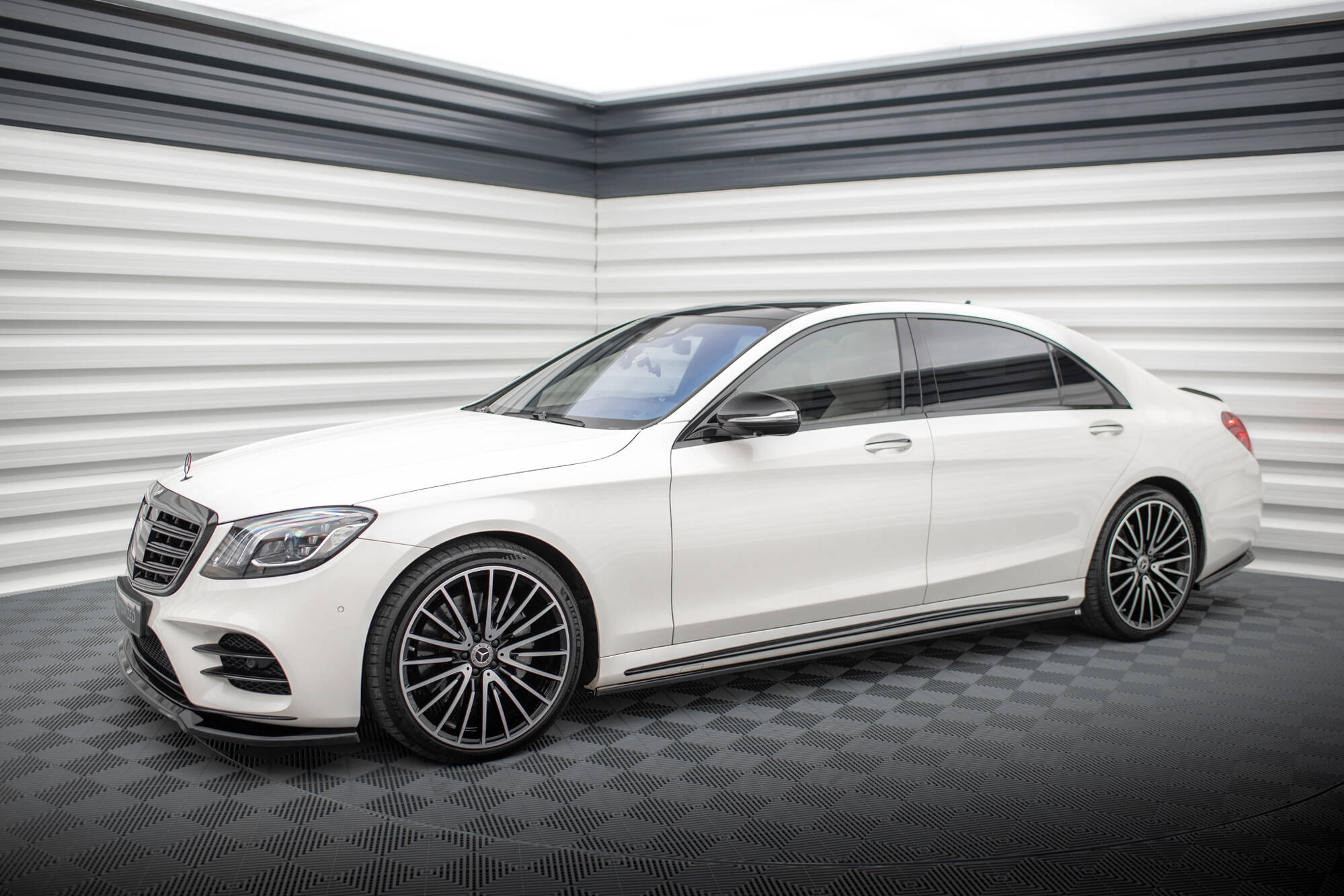 Maxton design gloss black side skirts for mercedes-benz amg w222 - image 3