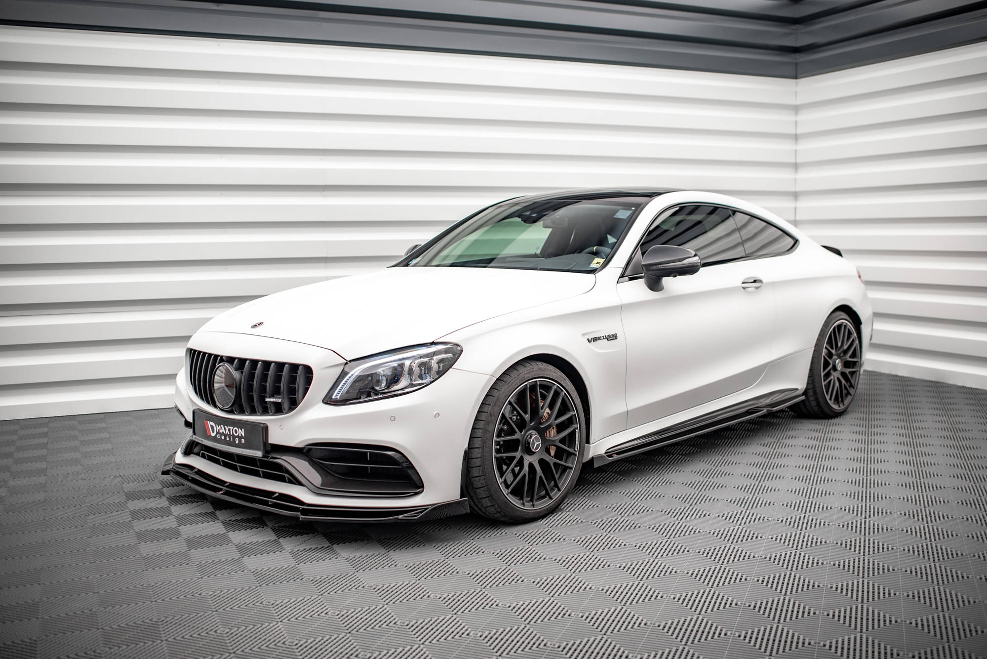 Maxton design gloss black side skirts v. 2 for mercedes-benz amg c63 c205 - image 2