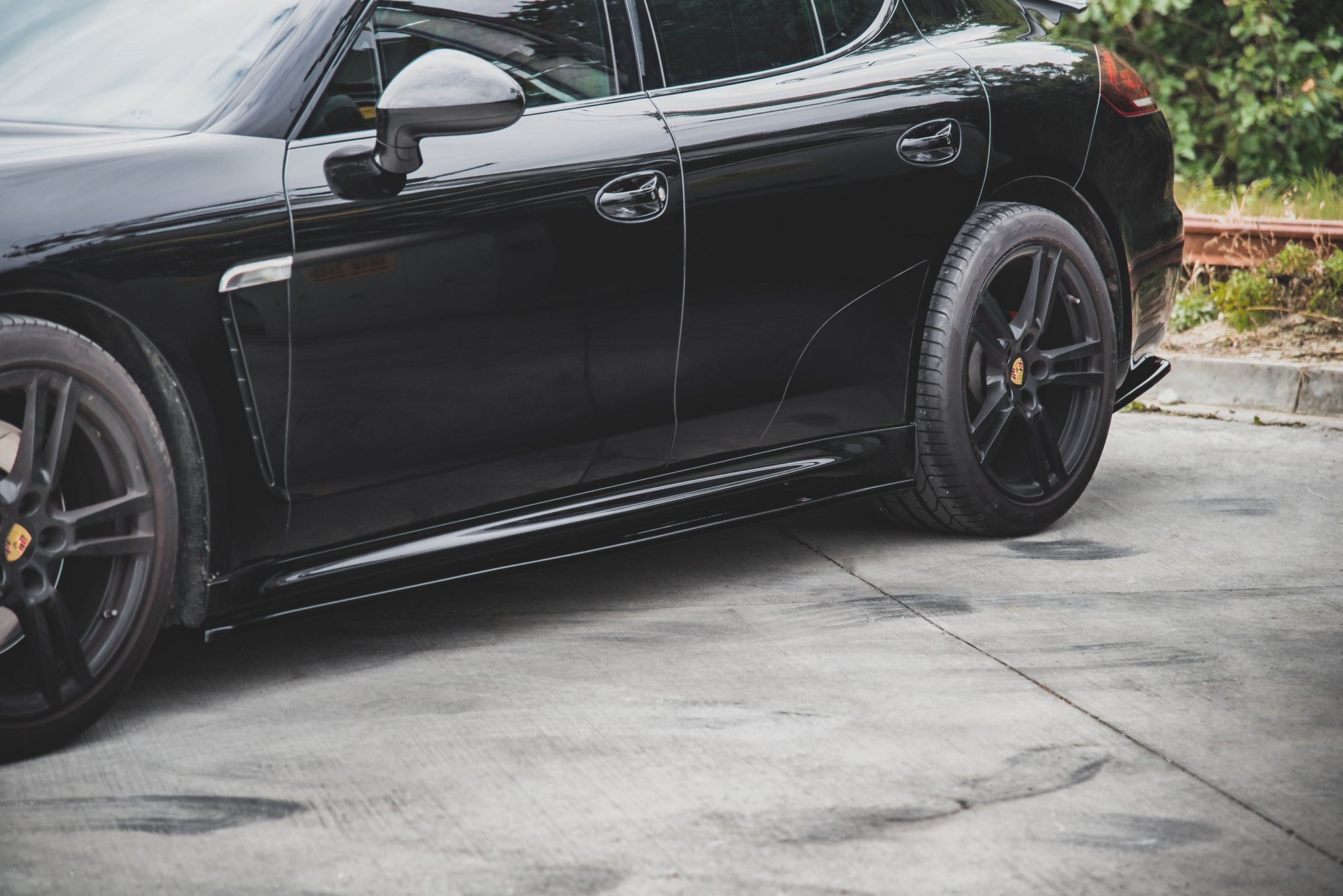 Maxton design gloss black side skirts v. 2 for porsche panamera 970 turbo facelift - image 3