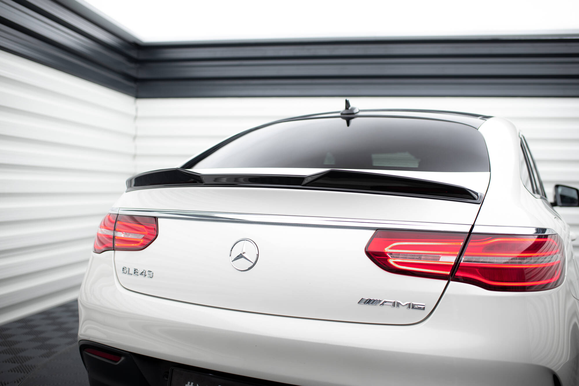 Maxton design gloss black boot spoiler 3d style for mercedes-benz amg gle43 c292 - image 2