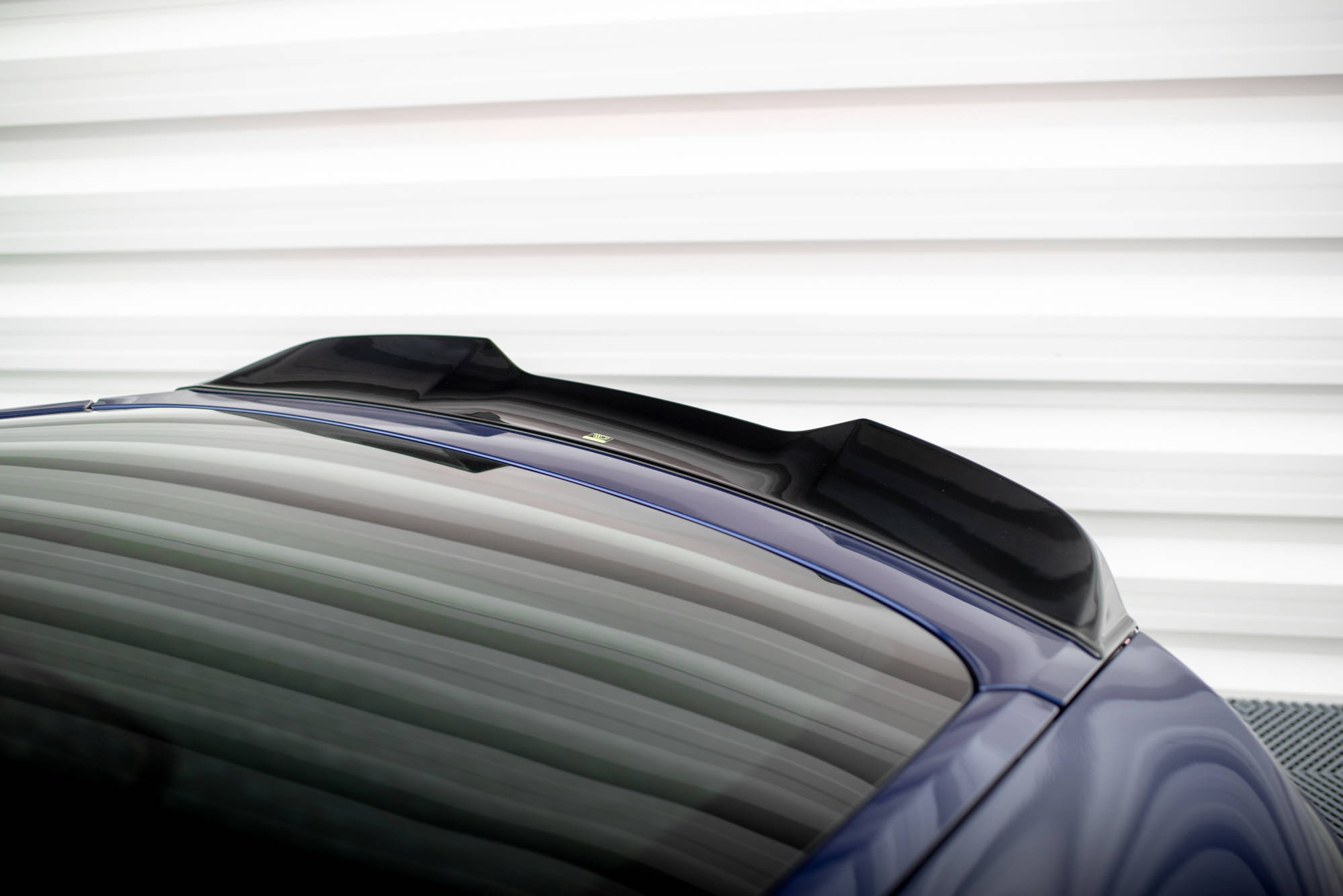 Maxton design gloss black 3d style boot spoiler for porsche panamera 971 e-hybrid facelift - image 3