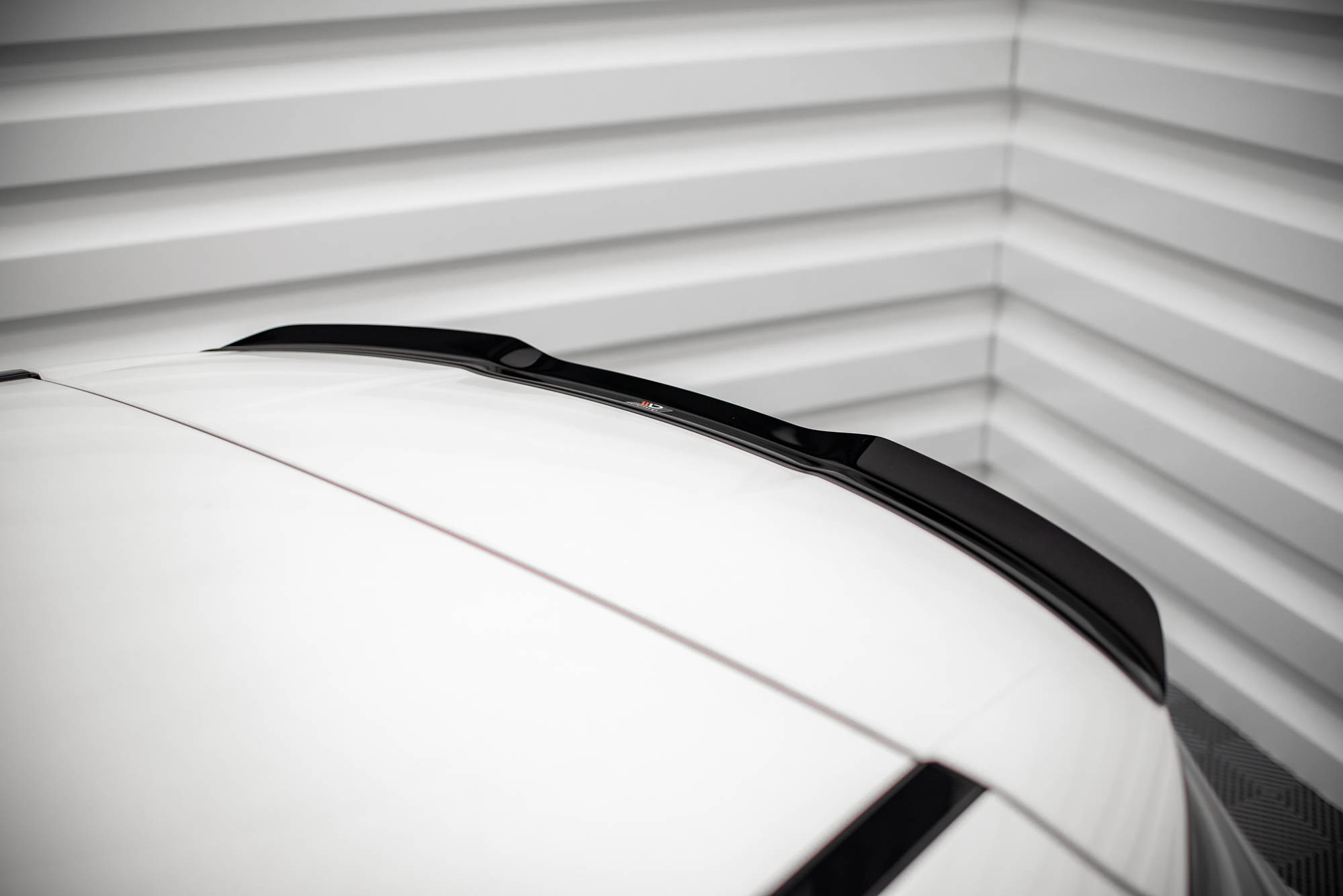 Maxton design gloss black roof spoiler for mercedes-benz w176 - image 4