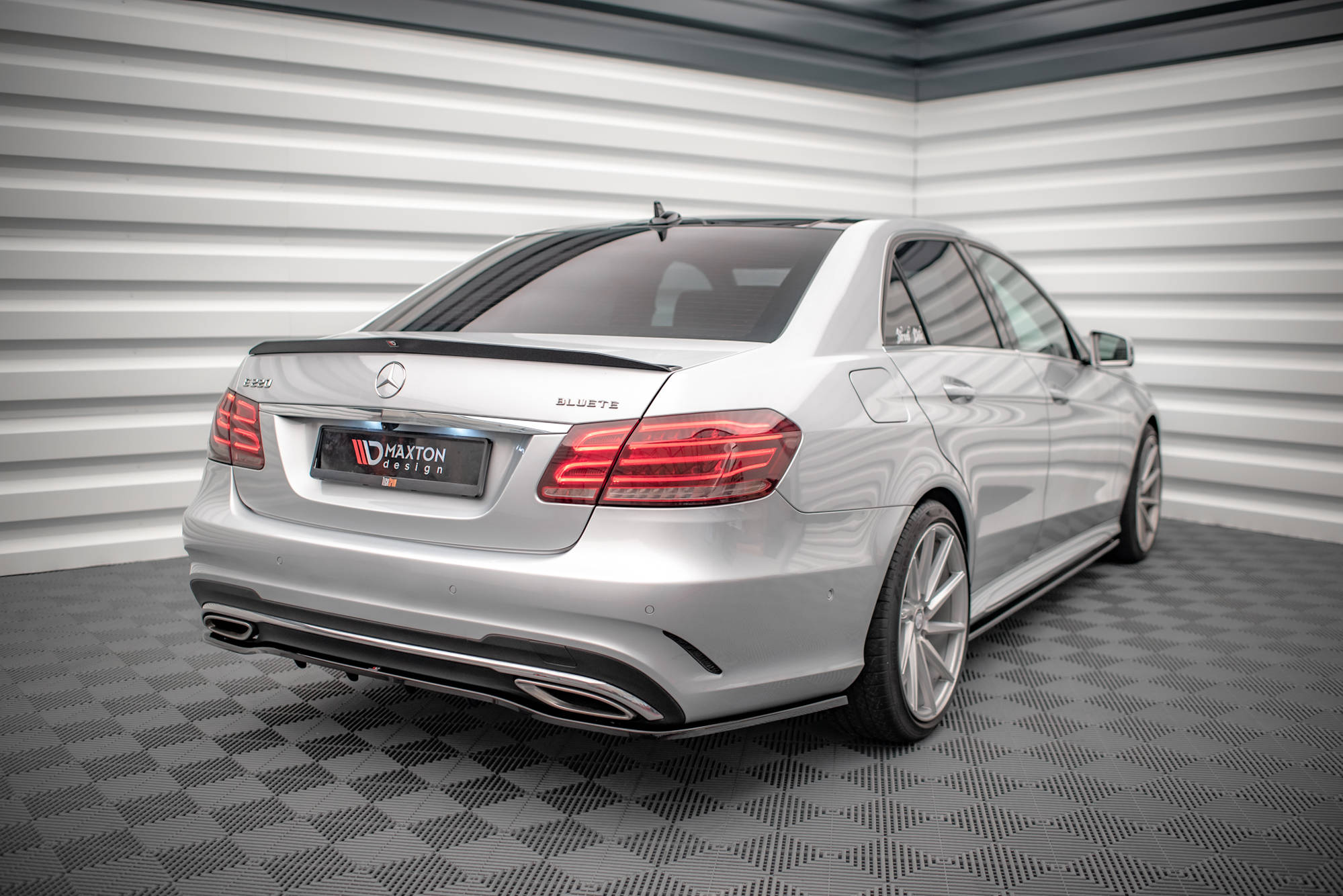 Maxton design gloss black boot spoiler for mercedes-benz amg e63 w212 lci - image 2