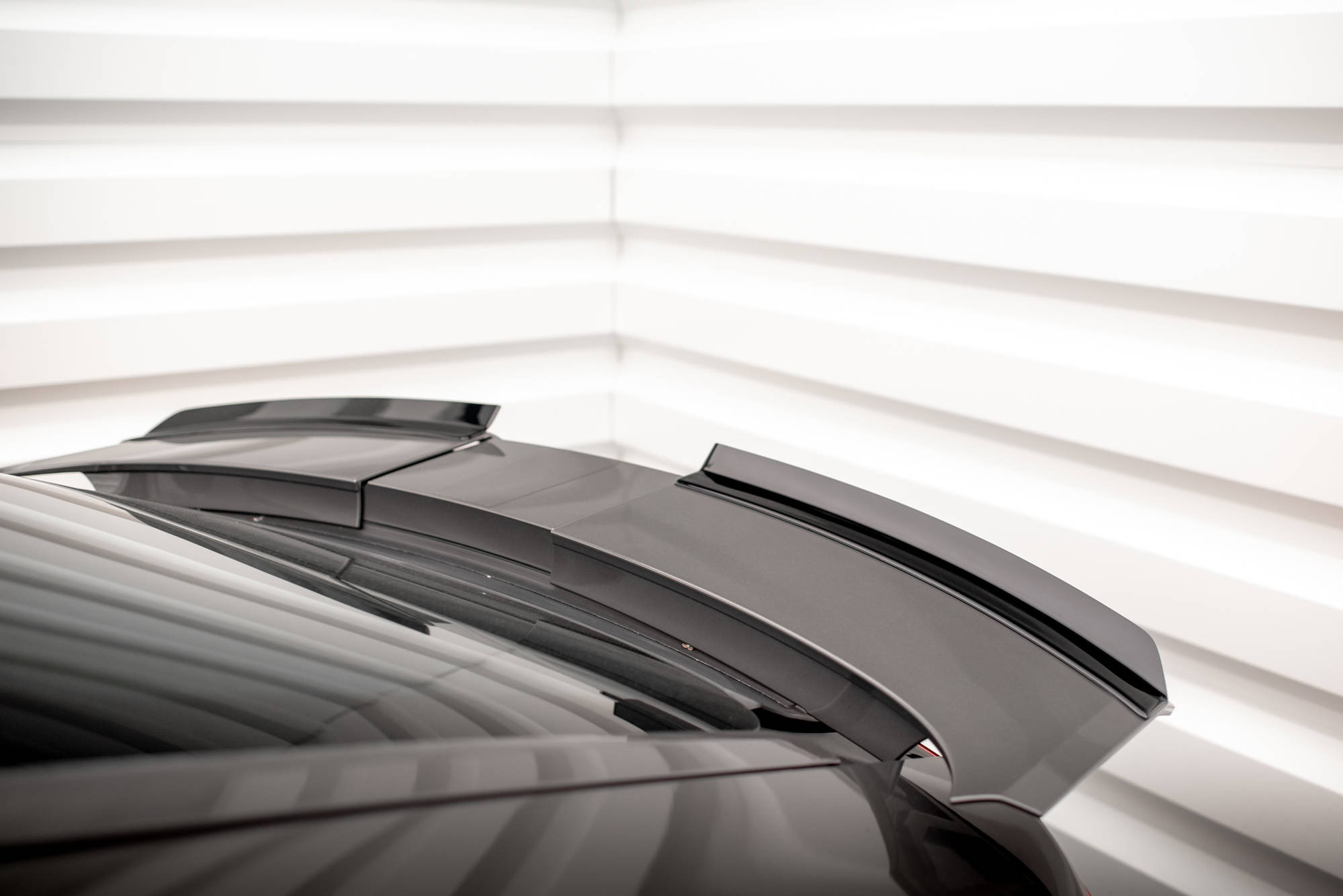 Maxton design gloss black boot spoiler for porsche panamera 971 - image 4