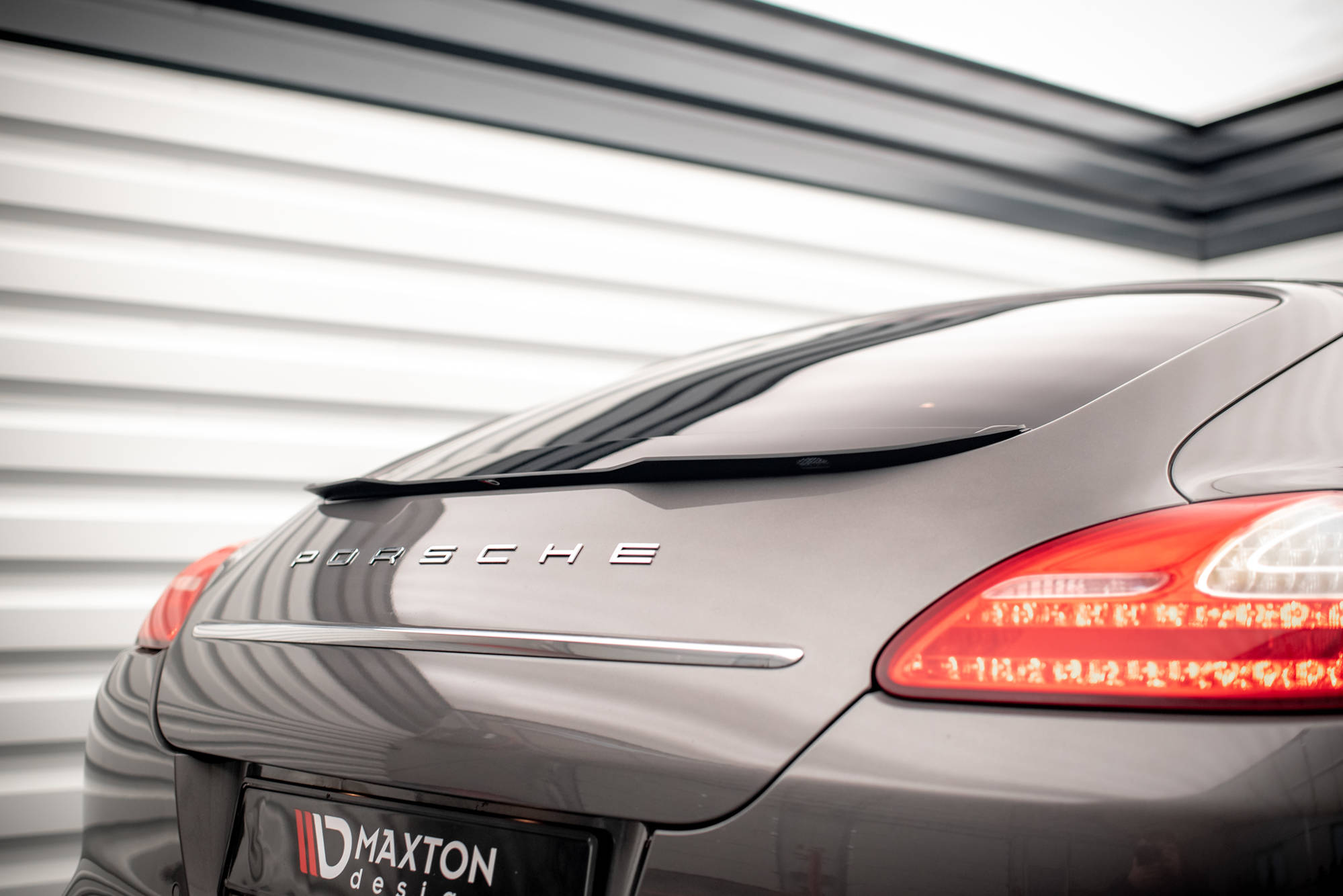 Maxton design gloss black boot spoiler for porsche panamera 970 - image 2