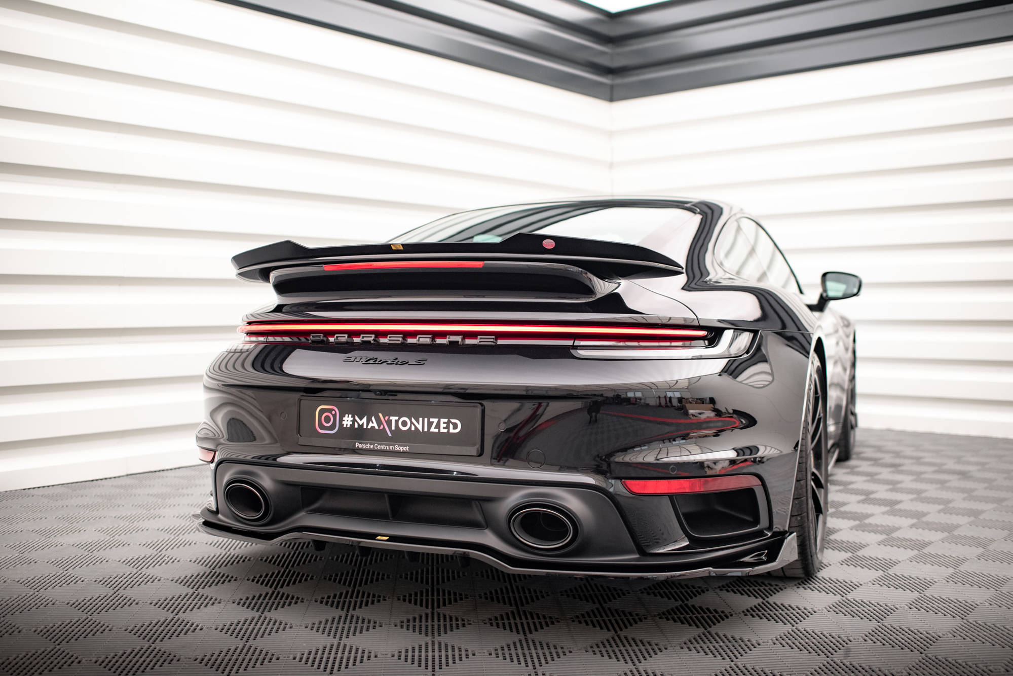Maxton design gloss black boot spoiler for porsche 911 turbo s 992 - image 2