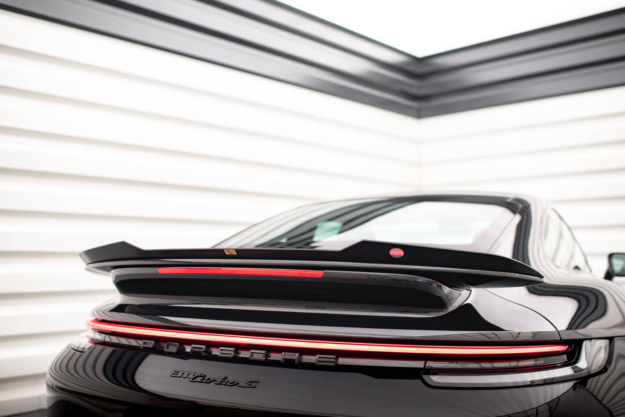 Maxton design gloss black boot spoiler for porsche 911 turbo s 992 - image 3