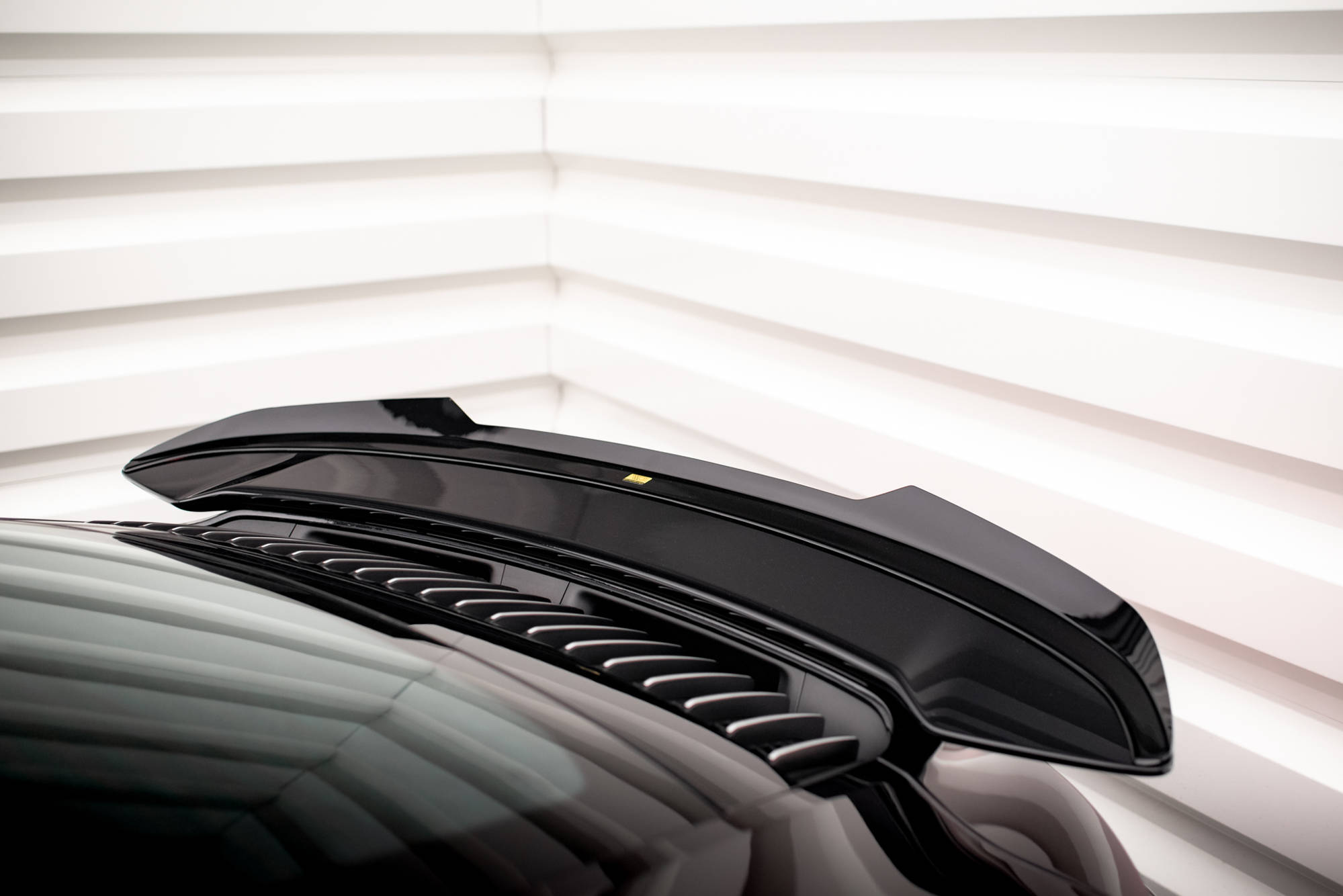 Maxton design gloss black boot spoiler for porsche 911 turbo s 992 - image 4