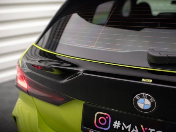 Pol po the extension of the rear window bmw 1 f40 m pack m135i 17822 10