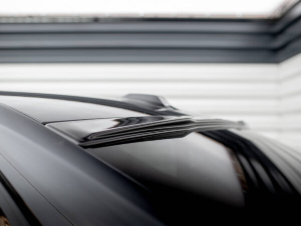 Pol po the extension of the rear window bmw 7 m pack m760e i7 m pack 7 standard g70 17894 2