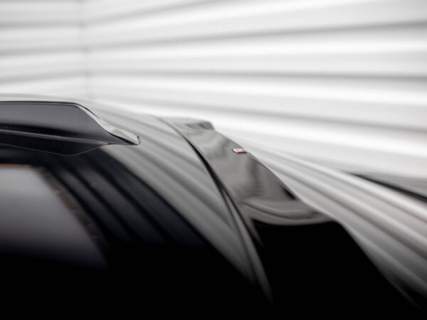 Pol po the extension of the rear window bmw 7 m pack m760e i7 m pack 7 standard g70 17894 4