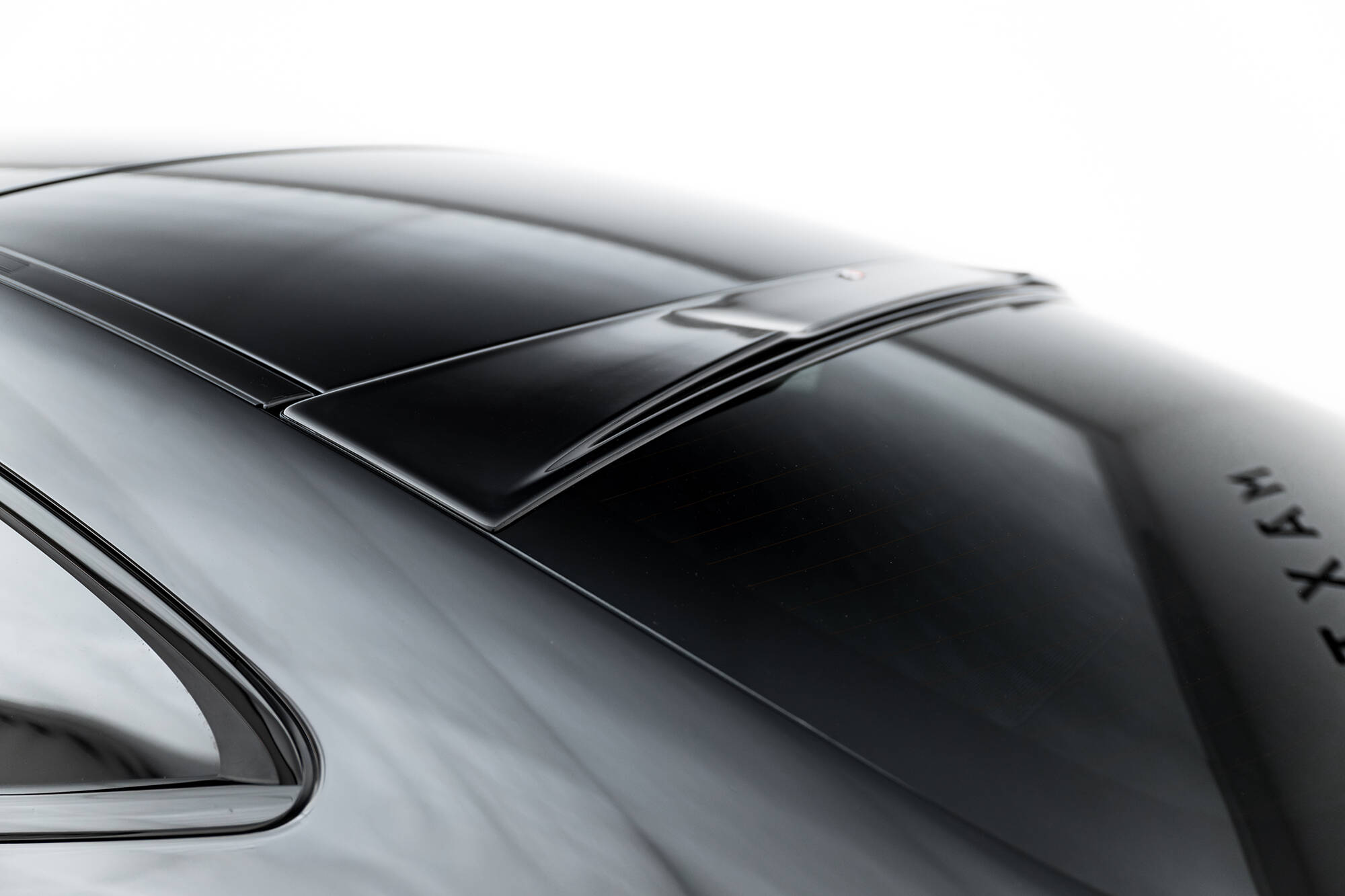 Maxton design gloss black roof spoiler for mercedes-benz amg cle53 c236 - image 4