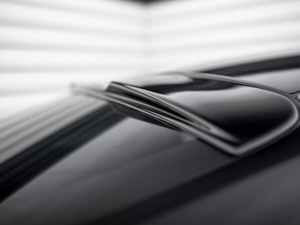 Pol po the extension of the rear window porsche 911 992 gt3 19013 4