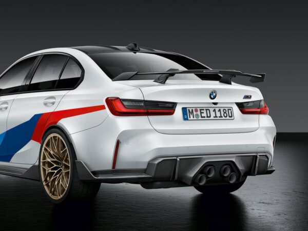 Bmw genuine m performance g80 m3 g82 m4 trio exhaust diffuser in prepreg carbon fibre 2