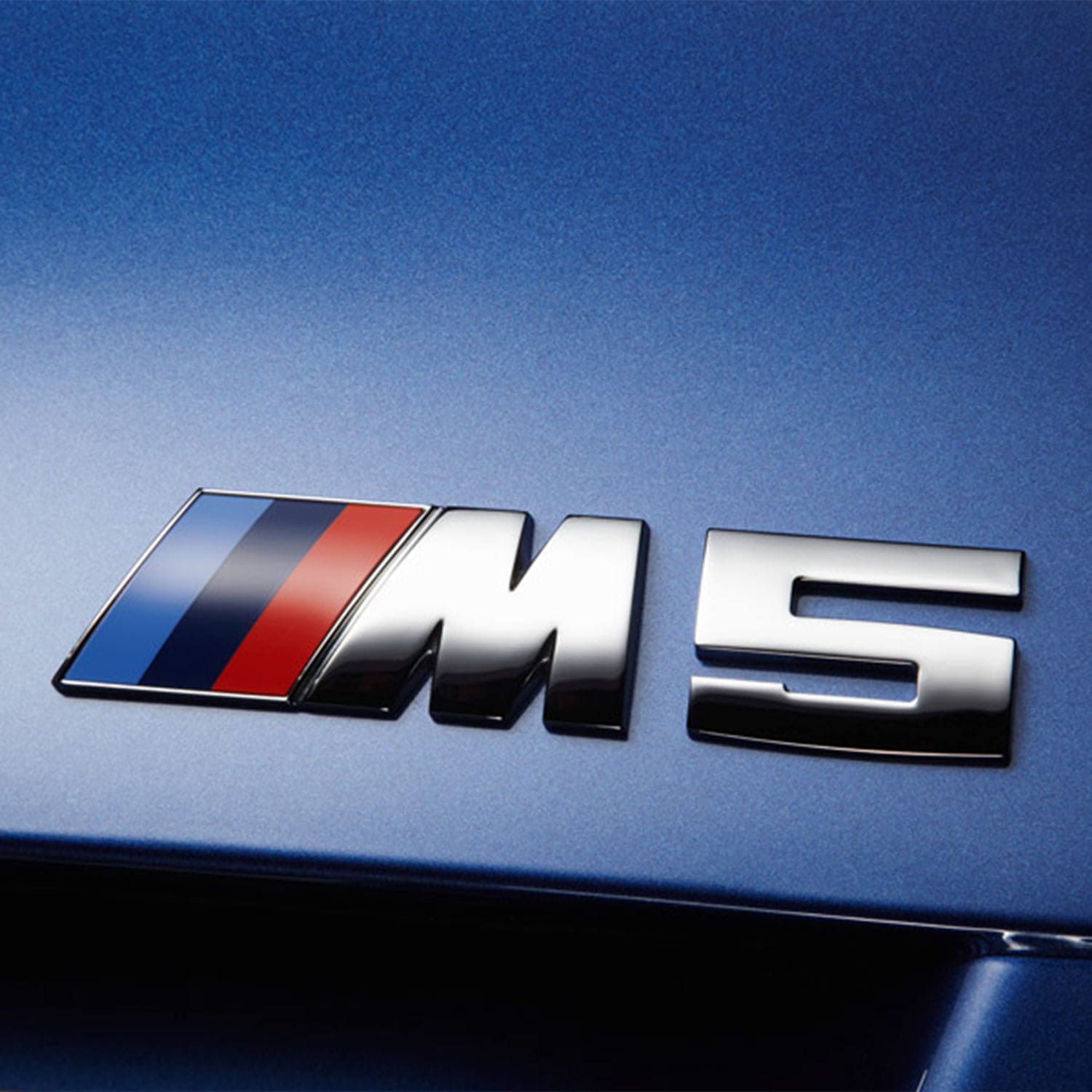 Genuine bmw silver replacement badge for m5 f10 - image 2
