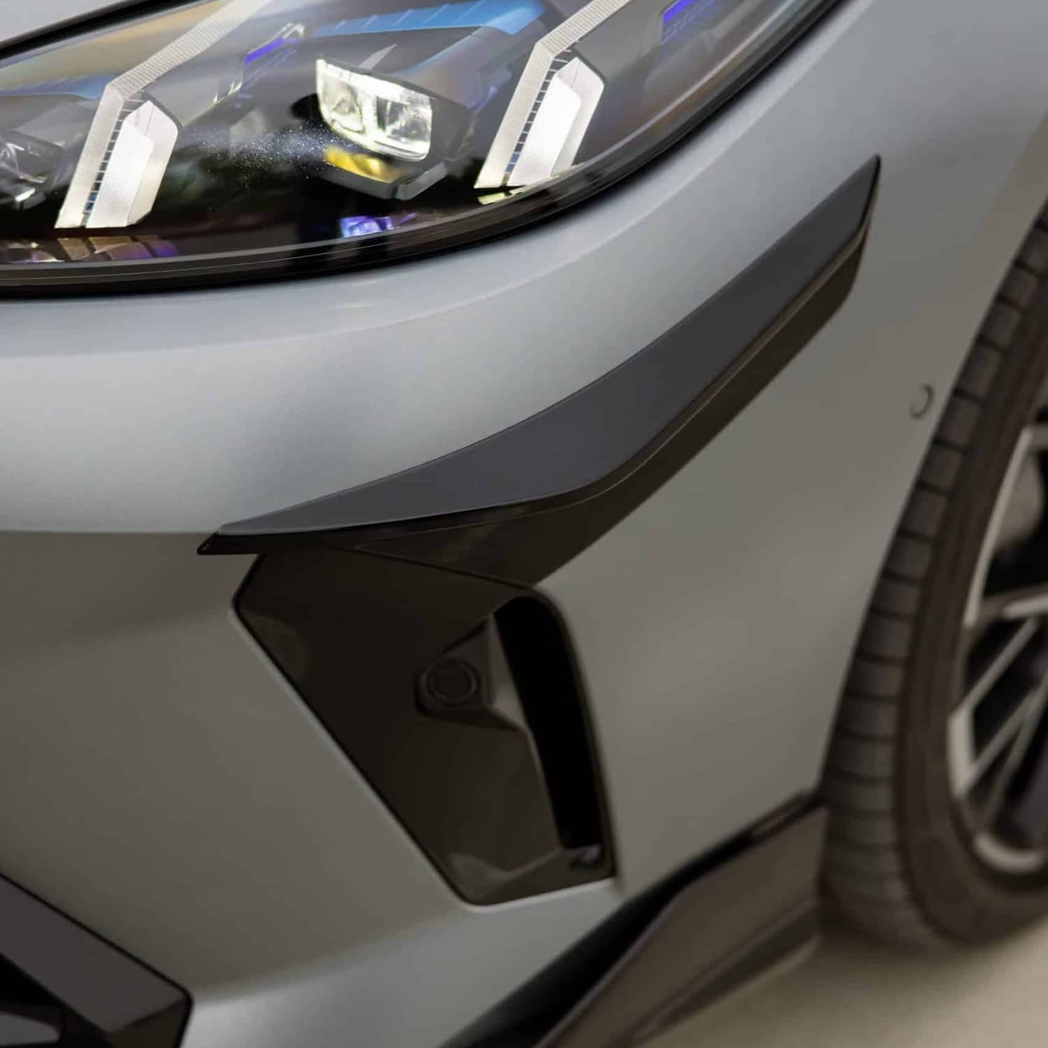 Bmw m performance front canards for f70 1 series & m135 - image 2