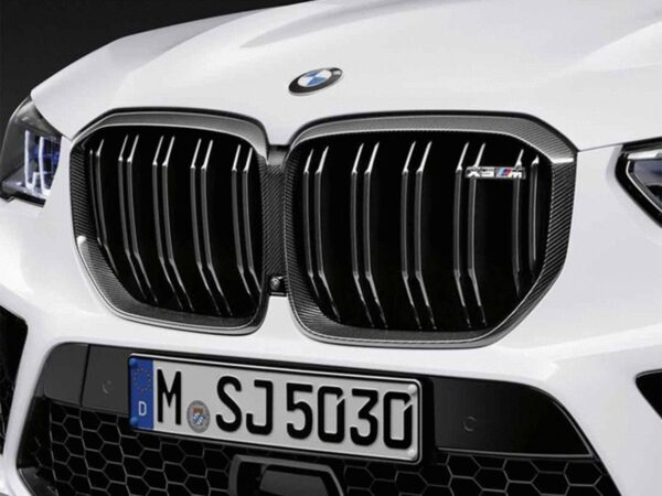 Alternative view of BMW M Performance Front Grille in Carbon Fibre & Gloss Black for F95 X5M