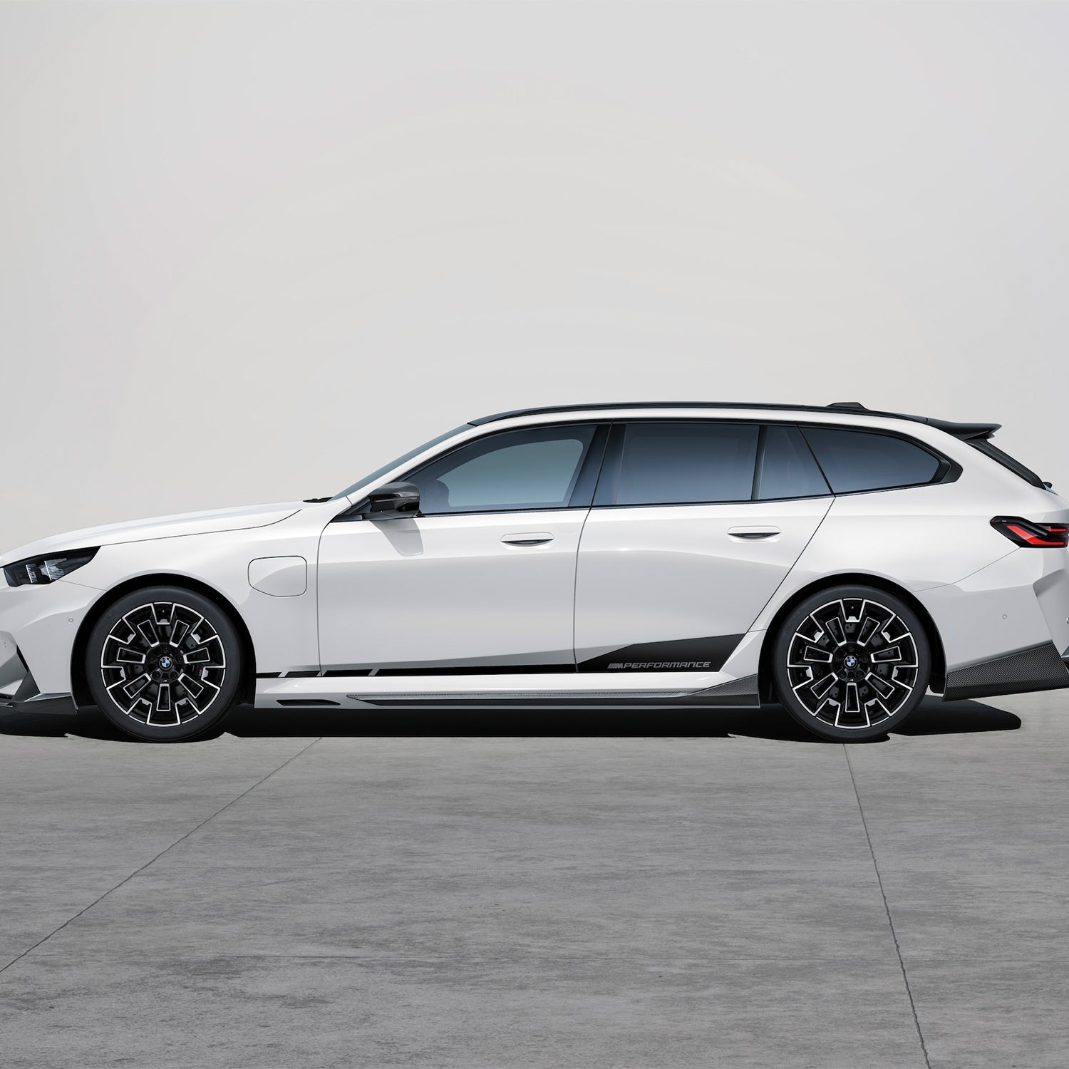 Bmw m performance carbon fibre side skirts for bmw g90 & g99 m5 - image 3