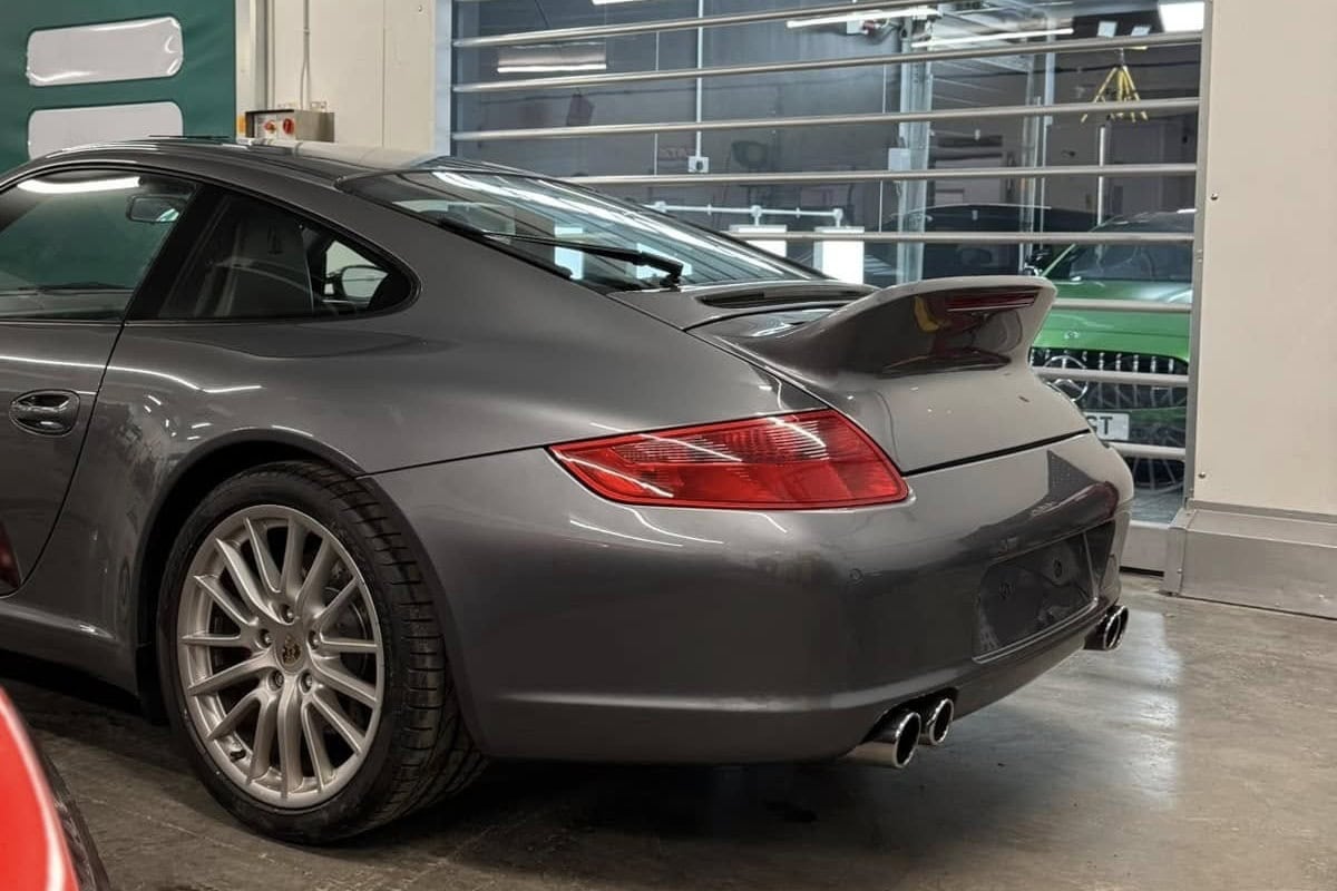 Porsche 911 997 rear ducktail boot lid spoiler - image 6